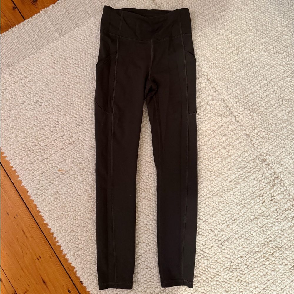 Green Lululemon leggings with pocket